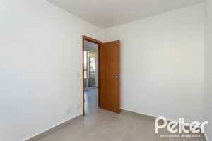 Apartamento à venda com 54m², 2 dormitórios, 1 suíte, 1 vaga, no bairro Camaquã em Porto Alegre