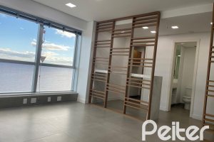 Comercial à venda com 40m², 1 vaga, no bairro Cristal em Porto Alegre