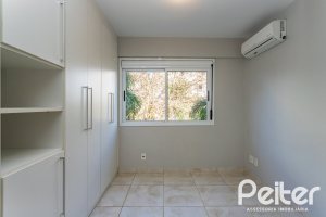 Apartamento à venda com 47m², 1 dormitório, 1 vaga, no bairro Cristal em PORTO ALEGRE