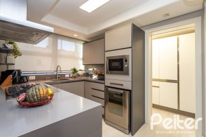 Cobertura à venda com 368m², 3 dormitórios, 3 suítes, 5 vagas, no bairro Tristeza em PORTO ALEGRE