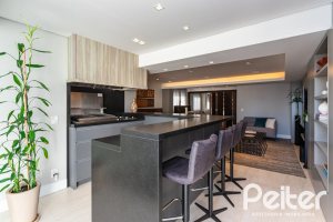 Cobertura à venda com 368m², 3 dormitórios, 3 suítes, 5 vagas, no bairro Tristeza em PORTO ALEGRE
