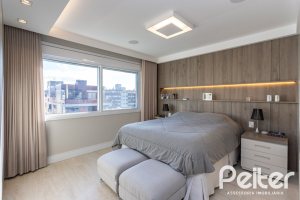 Cobertura à venda com 368m², 3 dormitórios, 3 suítes, 5 vagas, no bairro Tristeza em PORTO ALEGRE