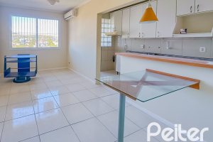 Apartamento à venda com 56m², 2 dormitórios, no bairro Cristal em Porto Alegre