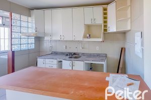 Apartamento à venda com 56m², 2 dormitórios, no bairro Cristal em Porto Alegre