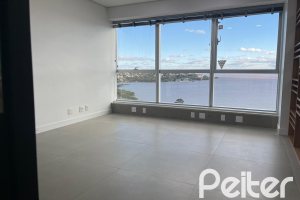Comercial à venda com 40m², 2 vagas, no bairro Cristal em Porto Alegre