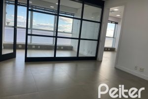 Comercial à venda com 40m², 2 vagas, no bairro Cristal em Porto Alegre