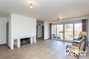 Casa à venda com 250m², 3 dormitórios, 1 suíte, 4 vagas, no bairro Vila Assunção em Porto Alegre