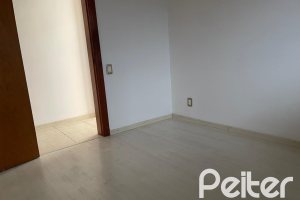 Apartamento à venda com 63m², 2 dormitórios, no bairro Tristeza em Porto Alegre