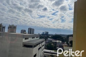 Apartamento à venda com 63m², 2 dormitórios, no bairro Tristeza em Porto Alegre
