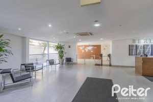 Comercial à venda com 37m², 1 vaga, no bairro Mont Serrat em Porto Alegre