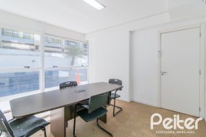 Comercial à venda com 37m², 1 vaga, no bairro Mont Serrat em Porto Alegre