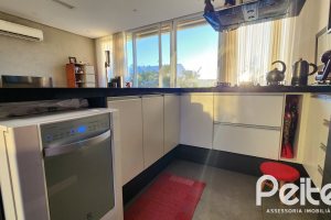 Casa em Condomínio à venda com 197m², 3 dormitórios, 1 suíte, 2 vagas, no bairro Vila Nova em PORTO ALEGRE