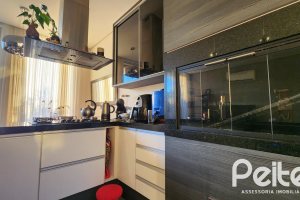 Casa em Condomínio à venda com 197m², 3 dormitórios, 1 suíte, 2 vagas, no bairro Vila Nova em PORTO ALEGRE