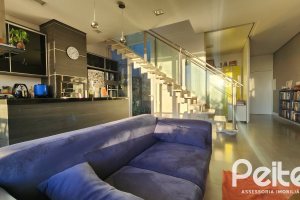 Casa em Condomínio à venda com 197m², 3 dormitórios, 1 suíte, 2 vagas, no bairro Vila Nova em PORTO ALEGRE