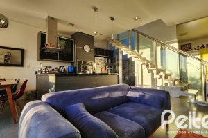 Casa em Condomínio à venda com 197m², 3 dormitórios, 1 suíte, 2 vagas, no bairro Vila Nova em PORTO ALEGRE