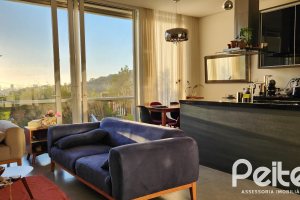 Casa em Condomínio à venda com 197m², 3 dormitórios, 1 suíte, 2 vagas, no bairro Vila Nova em PORTO ALEGRE