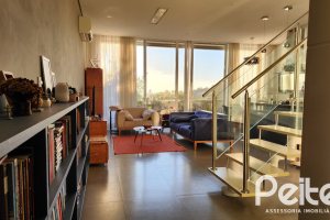 Casa em Condomínio à venda com 197m², 3 dormitórios, 1 suíte, 2 vagas, no bairro Vila Nova em PORTO ALEGRE