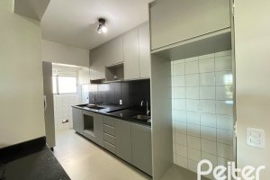 Apartamento à venda com 59m², 2 dormitórios, 1 vaga, no bairro Cavalhada em Porto Alegre