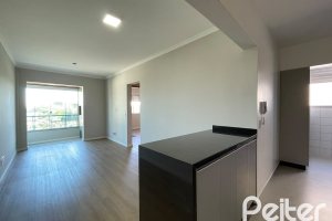 Apartamento à venda com 59m², 2 dormitórios, 1 vaga, no bairro Cavalhada em Porto Alegre