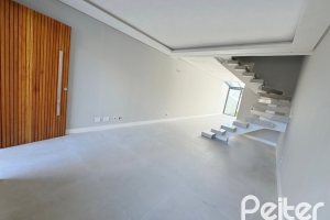 Casa em Condomínio à venda com 140m², 3 dormitórios, 3 suítes, 2 vagas, no bairro Tristeza em Porto Alegre