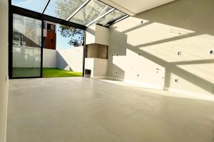 Casa em Condomínio à venda com 140m², 3 dormitórios, 3 suítes, 2 vagas, no bairro Tristeza em Porto Alegre