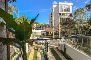 Casa em Condomínio à venda com 140m², 3 dormitórios, 3 suítes, 2 vagas, no bairro Tristeza em Porto Alegre