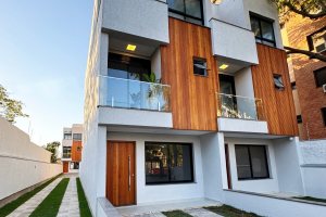 Casa em Condomínio à venda com 140m², 3 dormitórios, 3 suítes, 2 vagas, no bairro Tristeza em Porto Alegre