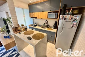 Apartamento à venda com 57m², 2 dormitórios, no bairro Tristeza em Porto Alegre