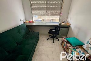 Apartamento à venda com 57m², 2 dormitórios, no bairro Tristeza em Porto Alegre