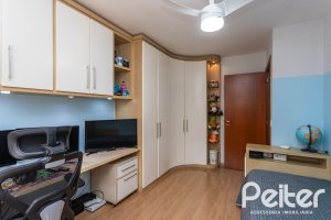 Casa em Condomínio à venda com 250m², 3 dormitórios, 1 suíte, 3 vagas, no bairro Tristeza em PORTO ALEGRE