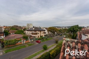 Casa em Condomínio à venda com 250m², 3 dormitórios, 1 suíte, 3 vagas, no bairro Tristeza em PORTO ALEGRE