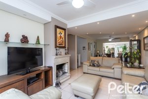 Casa em Condomínio à venda com 250m², 3 dormitórios, 1 suíte, 3 vagas, no bairro Tristeza em PORTO ALEGRE