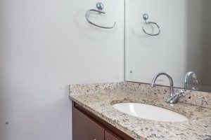 Casa em Condomínio à venda com 250m², 3 dormitórios, 1 suíte, 3 vagas, no bairro Tristeza em PORTO ALEGRE
