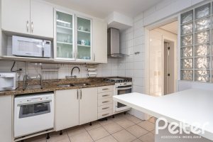 Casa em Condomínio à venda com 250m², 3 dormitórios, 1 suíte, 3 vagas, no bairro Tristeza em PORTO ALEGRE