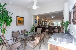 Casa em Condomínio à venda com 250m², 3 dormitórios, 1 suíte, 3 vagas, no bairro Tristeza em PORTO ALEGRE