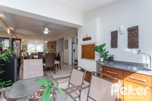 Casa em Condomínio à venda com 250m², 3 dormitórios, 1 suíte, 3 vagas, no bairro Tristeza em PORTO ALEGRE
