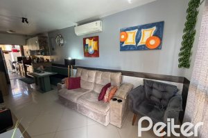 Casa à venda com 52m², 2 dormitórios, 2 vagas, no bairro Hípica em Porto Alegre