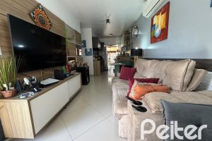 Casa à venda com 52m², 2 dormitórios, 2 vagas, no bairro Hípica em Porto Alegre