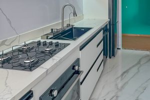 Apartamento à venda com 44m², 2 dormitórios, 1 vaga, no bairro Parque Santa Fé em Porto Alegre