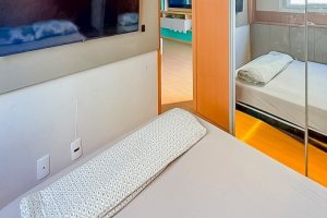 Apartamento à venda com 44m², 2 dormitórios, 1 vaga, no bairro Parque Santa Fé em Porto Alegre