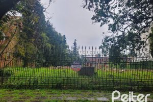 Terreno à venda com 480m², no bairro Vila Assunção em Porto Alegre