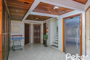 Apartamento à venda com 70m², 3 dormitórios, no bairro Cavalhada em Porto Alegre