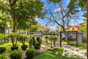 Casa à venda com 334m², 4 dormitórios, 1 suíte, no bairro Jardim Isabel em Porto Alegre