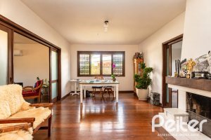 Casa à venda com 334m², 4 dormitórios, 1 suíte, no bairro Jardim Isabel em Porto Alegre