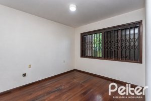 Casa à venda com 334m², 4 dormitórios, 1 suíte, no bairro Jardim Isabel em Porto Alegre
