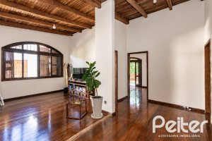 Casa à venda com 334m², 4 dormitórios, 1 suíte, no bairro Jardim Isabel em Porto Alegre