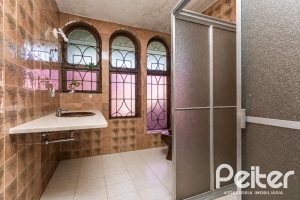 Casa à venda com 334m², 4 dormitórios, 1 suíte, no bairro Jardim Isabel em Porto Alegre