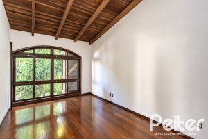 Casa à venda com 334m², 4 dormitórios, 1 suíte, no bairro Jardim Isabel em Porto Alegre