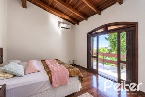 Casa à venda com 334m², 4 dormitórios, 1 suíte, no bairro Jardim Isabel em Porto Alegre