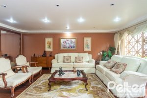 Casa à venda com 247m², 3 dormitórios, 3 suítes, 4 vagas, no bairro Ipanema em Porto Alegre